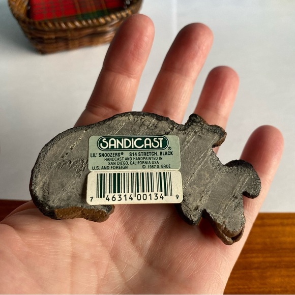 Vintage Sandicast Little Snoozers puppy dog figurine with basket - Picture 6 of 6